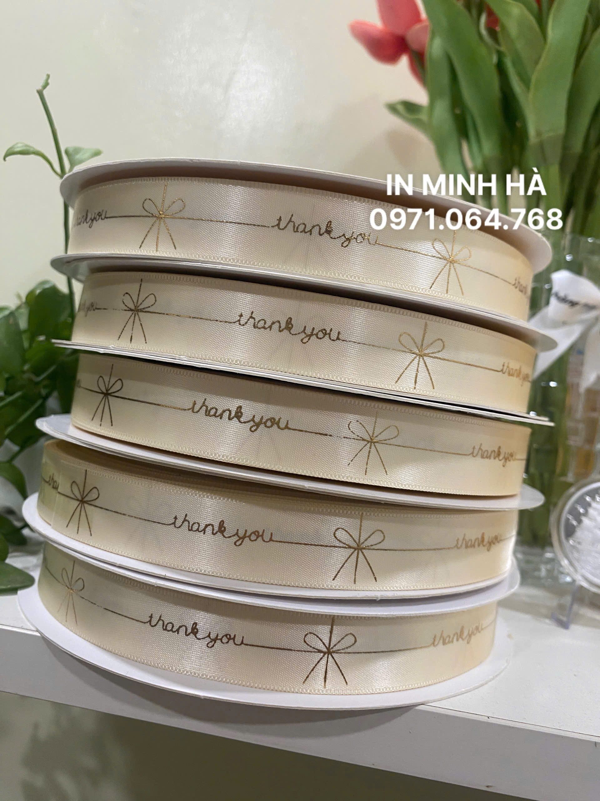 Dây Ruy Băng Ép Kim Buộc Quà Noel – Điểm Nhấn Sang Trọng Cho Mùa Lễ Hội