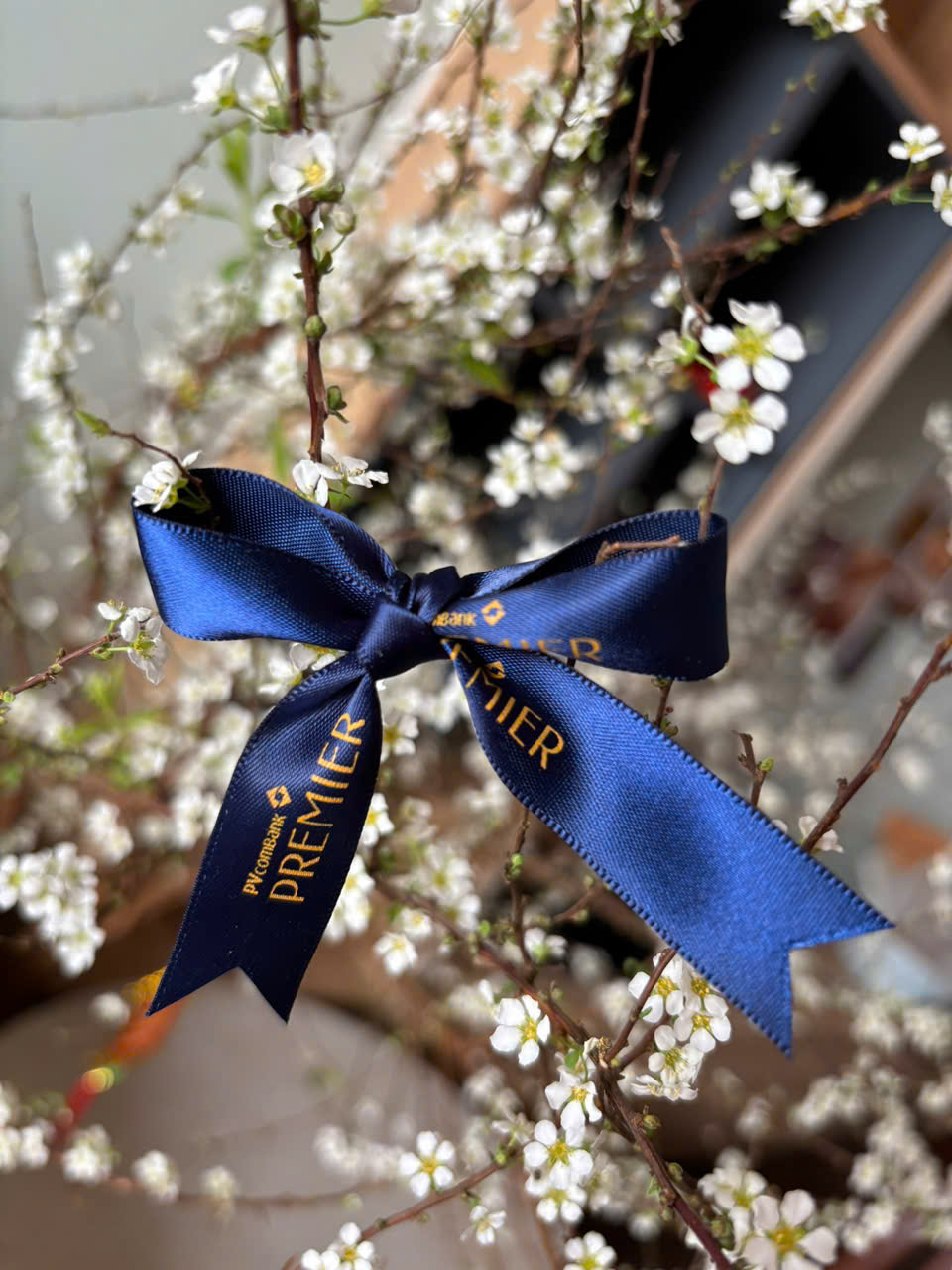 In dây ruy băng cho ngân hàng – giải pháp nâng tầm quà tặng doanh nghiệp