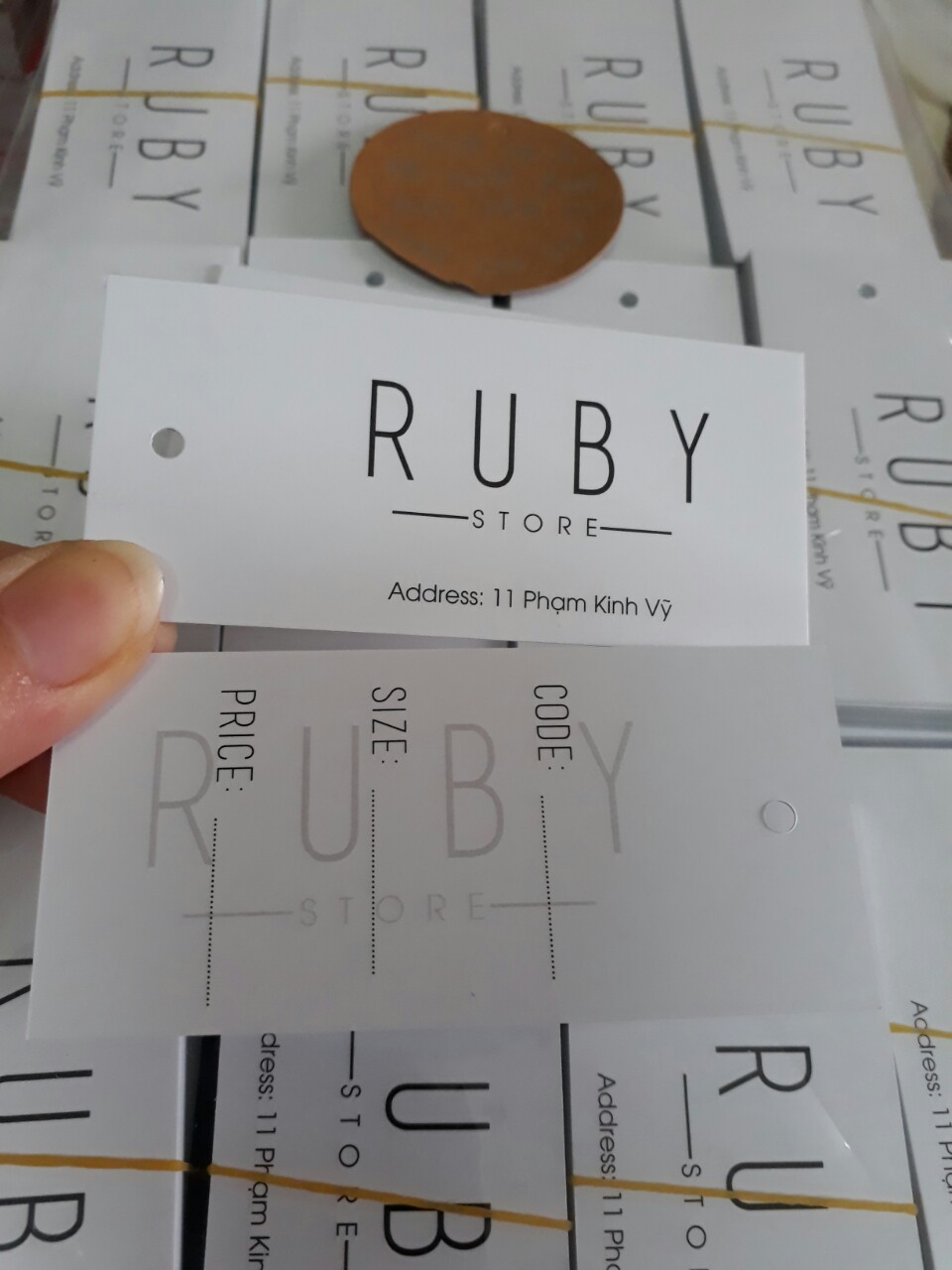 Tag giấy treo thương hiệu Ruby