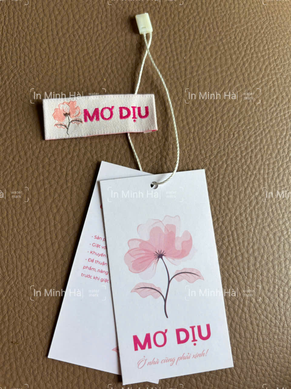 GỢI Ý MẪU THẺ TREO QUẦN ÁO SANG TRỌNG CHO BRAND THIẾT KẾ